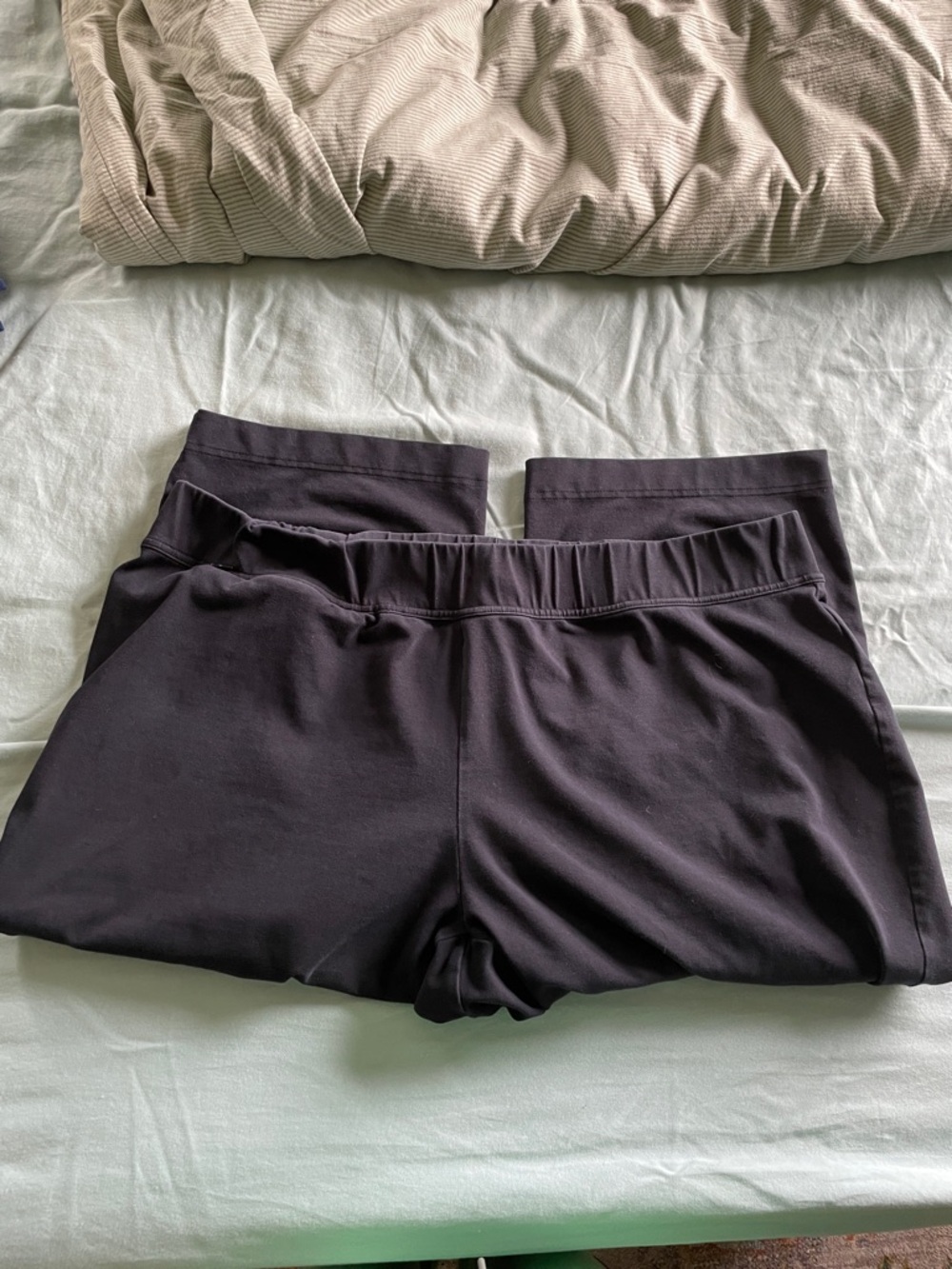 Lands' End Women's Black Active Capri Leggings